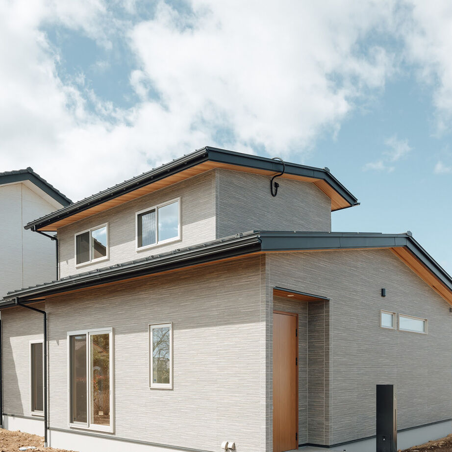 HYGGE THE HOME (ヒロミヤ住建） 【2階建/35.8坪】シンプルナチュラル、明るく心地よい暮らしの住まいの建築実例画像1