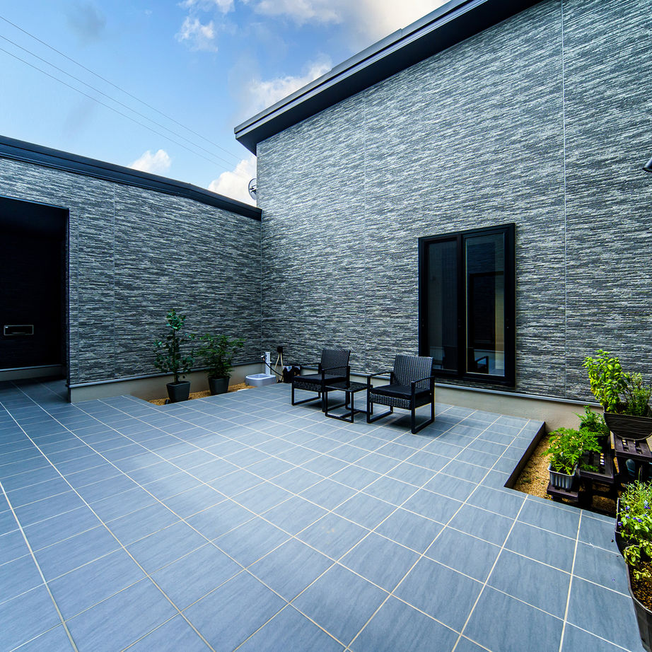 ＋RICCO　一級建築士事務所 【40.8坪／平屋×中庭／間取図有】カーテン要らずの開放的な室内と存在感あふれる外観が魅力の建築実例画像5