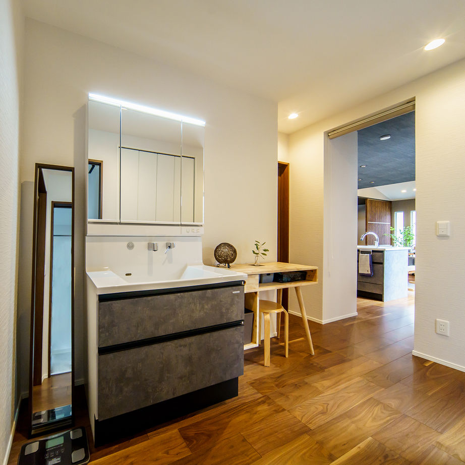 ＋RICCO　一級建築士事務所 【40.8坪／平屋×中庭／間取図有】カーテン要らずの開放的な室内と存在感あふれる外観が魅力の建築実例画像8