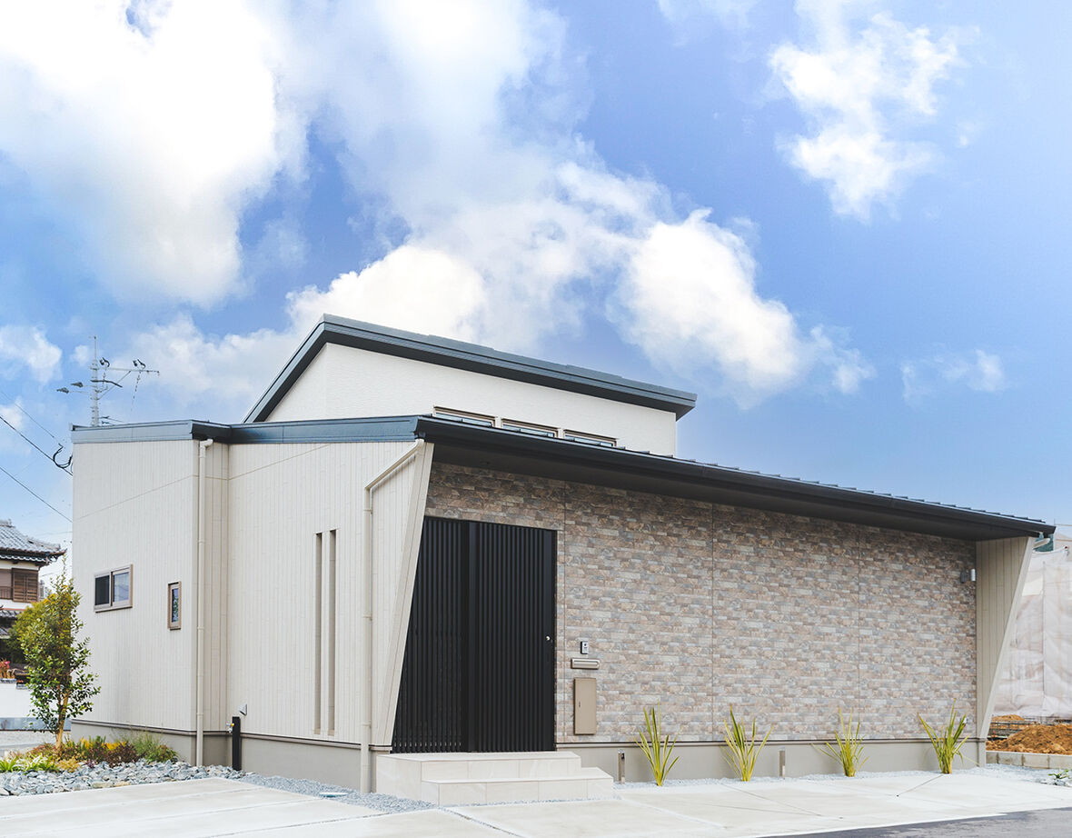 ＋RICCO　一級建築士事務所 【32坪/平屋×中庭/間取図有/2500万円～2999万円】陽光溢れる開放的な平屋で、夫婦ふたりの穏やかな時間をの建築実例画像2