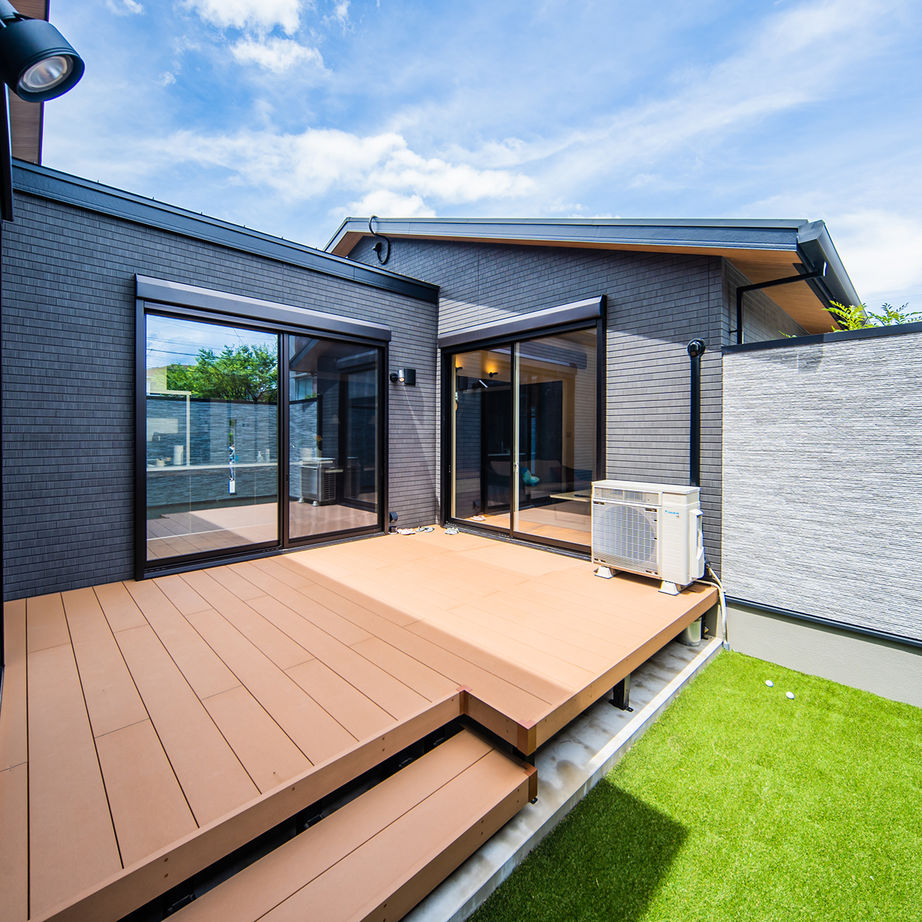 ＋RICCO　一級建築士事務所 【33坪/平屋×中庭/間取図有/2500万円～2999万円】プライベート感と開放感を両立させたコの字の平屋の建築実例画像3