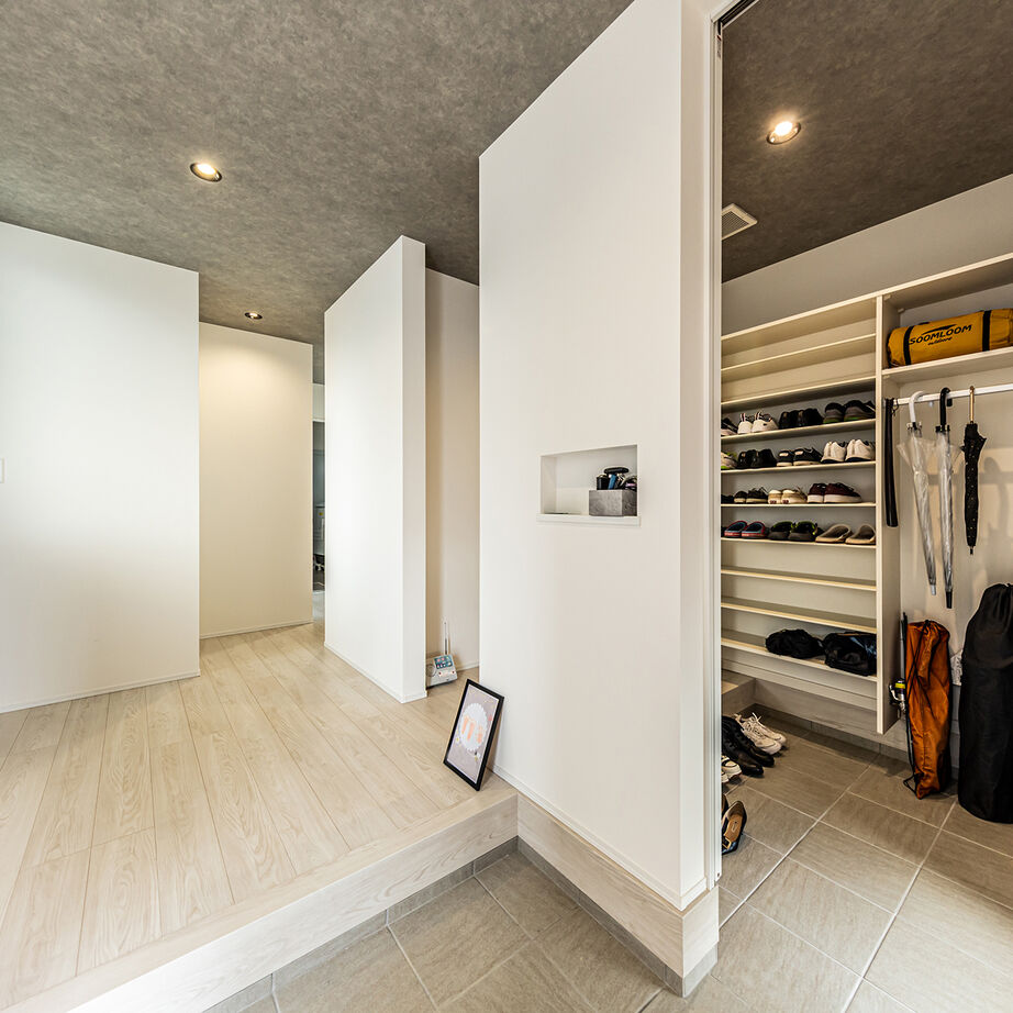 ＋RICCO　一級建築士事務所 【29坪/平屋×中庭/間取り図有/2000万円～2499万円】高低差のある敷地を有効活用したプラン提案が決め手にの建築実例画像3