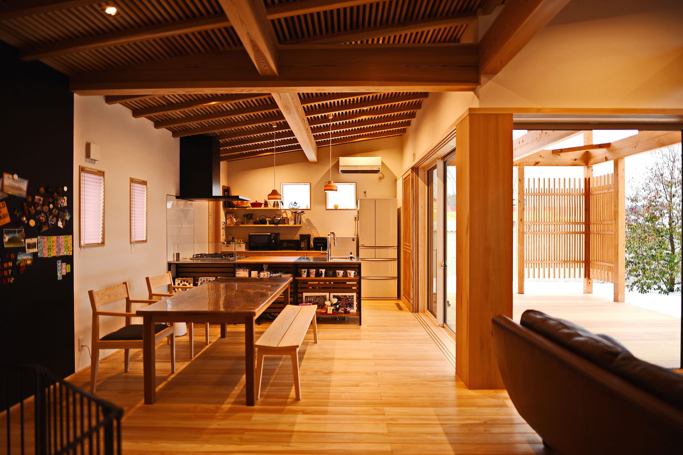 高橋材木店 タカハシホーム 【白石市/3000万円】木質感と遊び心が一つ屋根の下に。檜の香りにつつまれる夢の木の家の建築実例画像3