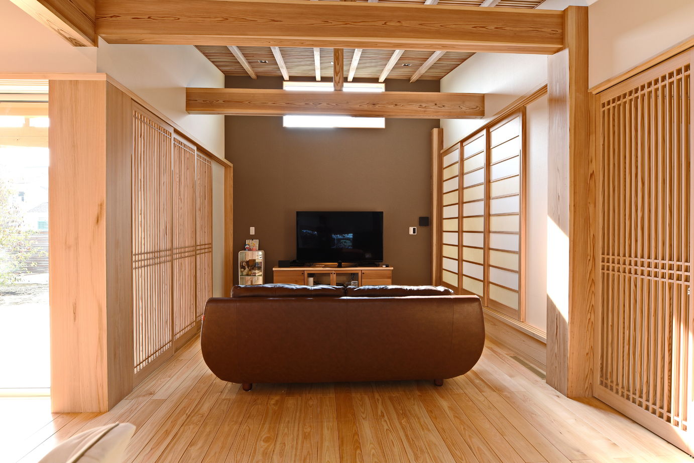 高橋材木店 タカハシホーム 【白石市/3000万円】木質感と遊び心が一つ屋根の下に。檜の香りにつつまれる夢の木の家の建築実例画像5