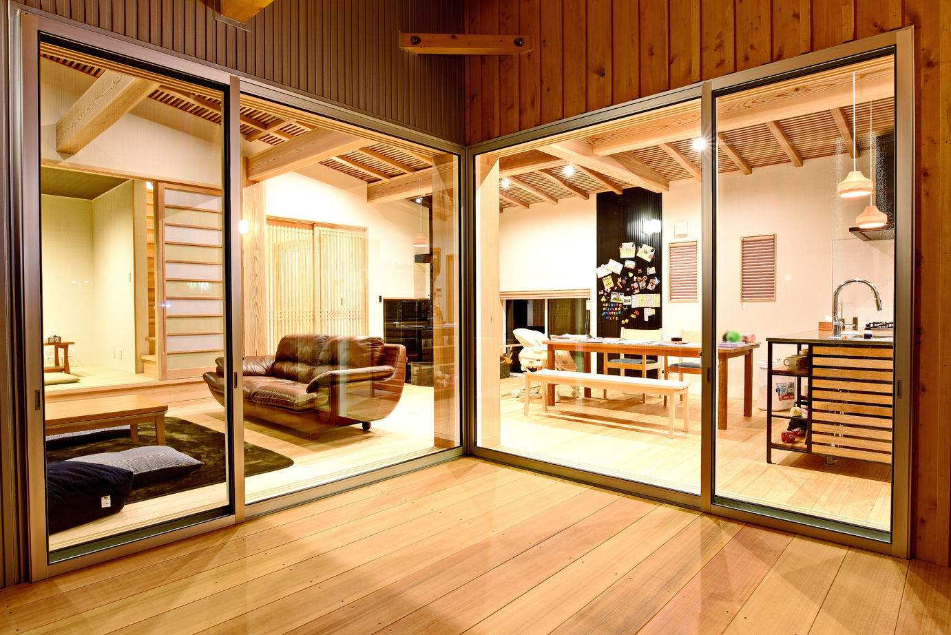 高橋材木店 タカハシホーム 【白石市/3000万円】木質感と遊び心が一つ屋根の下に。檜の香りにつつまれる夢の木の家の建築実例画像6