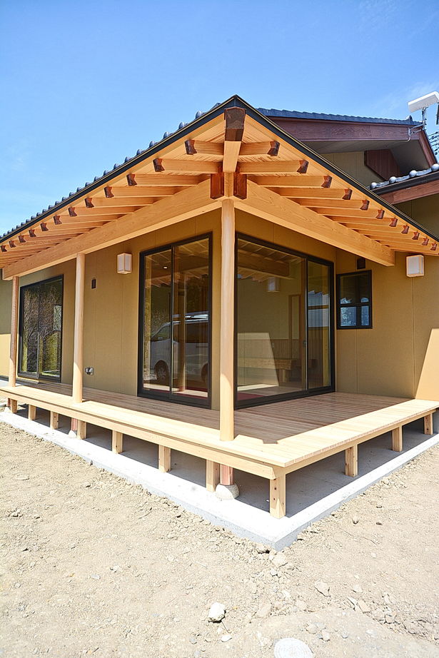 高橋材木店 タカハシホーム ヒノキの平屋建てで毎日を和かに、無垢材いっぱい純和風の住まいの建築実例画像2