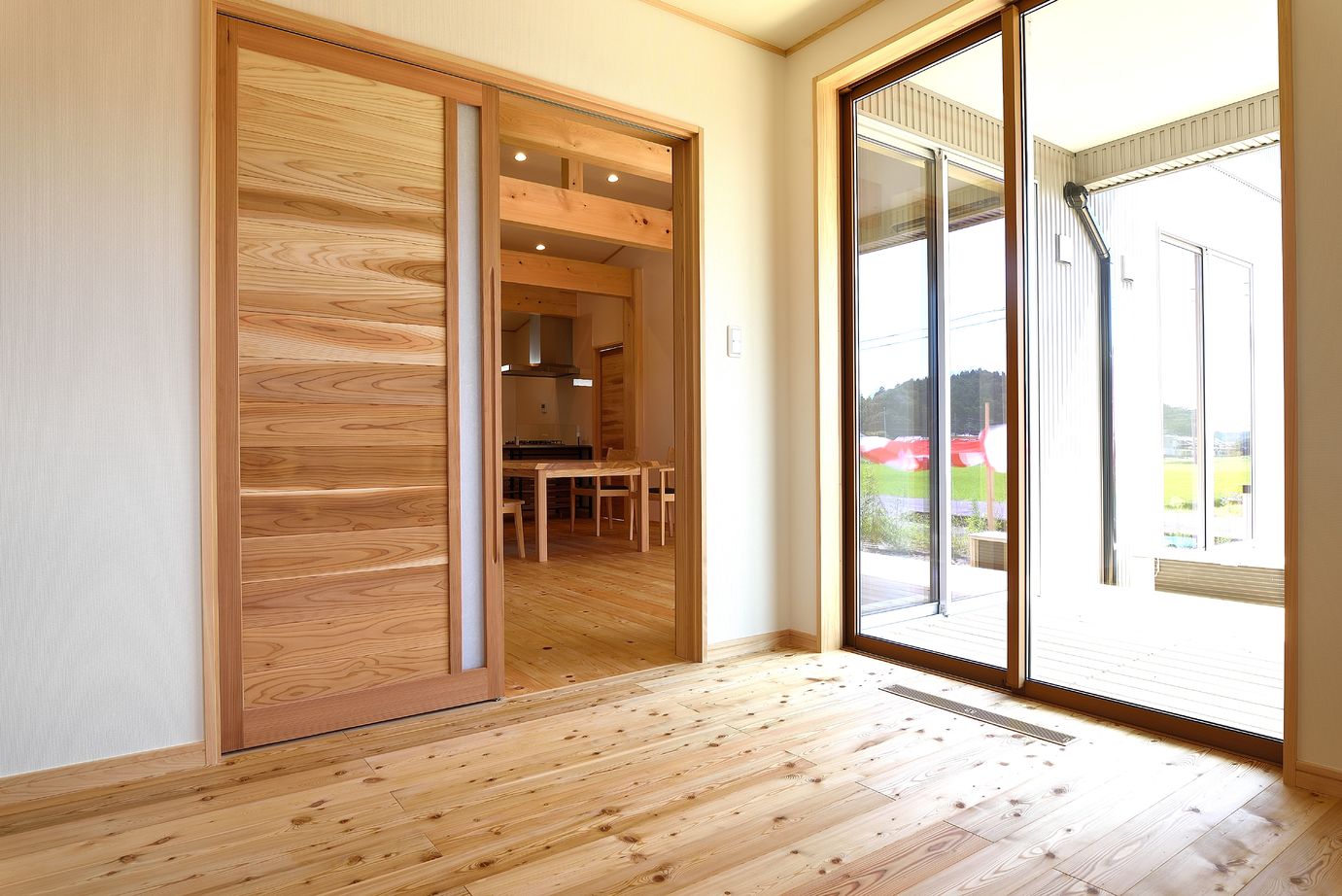 高橋材木店 タカハシホーム 【福島県新地町】畳の小上がりがある平屋の住まい　ヒノキが香る心地よい空間が広がるの建築実例画像8