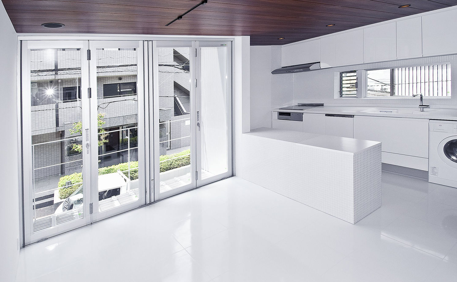 トーヨー冨士工 【17.7坪/狭小地/3階建て/間取り図あり】17坪の敷地で叶える吹き抜けが心地よさを誘う家。の建築実例画像2