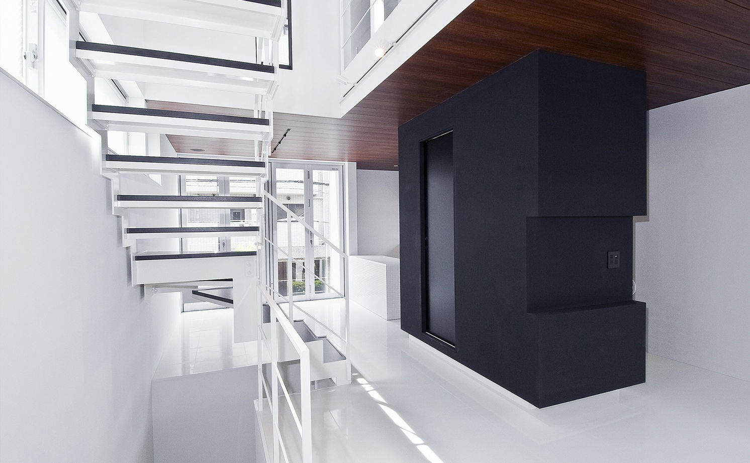 トーヨー冨士工 【17.7坪/狭小地/3階建て/間取り図あり】17坪の敷地で叶える吹き抜けが心地よさを誘う家。の建築実例画像4