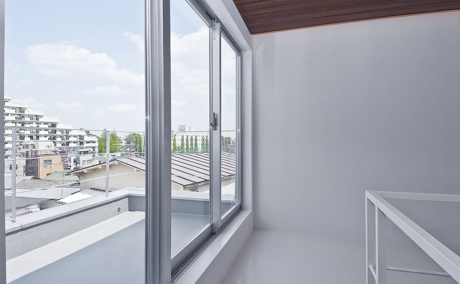 トーヨー冨士工 【17.7坪/狭小地/3階建て/間取り図あり】17坪の敷地で叶える吹き抜けが心地よさを誘う家。の建築実例画像18