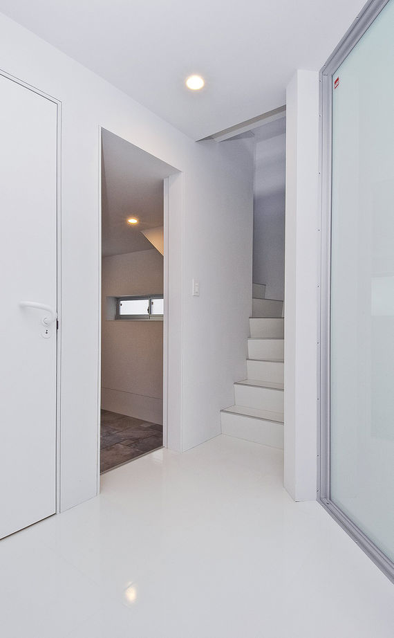 トーヨー冨士工 【17.7坪/狭小地/3階建て/間取り図あり】17坪の敷地で叶える吹き抜けが心地よさを誘う家。の建築実例画像19