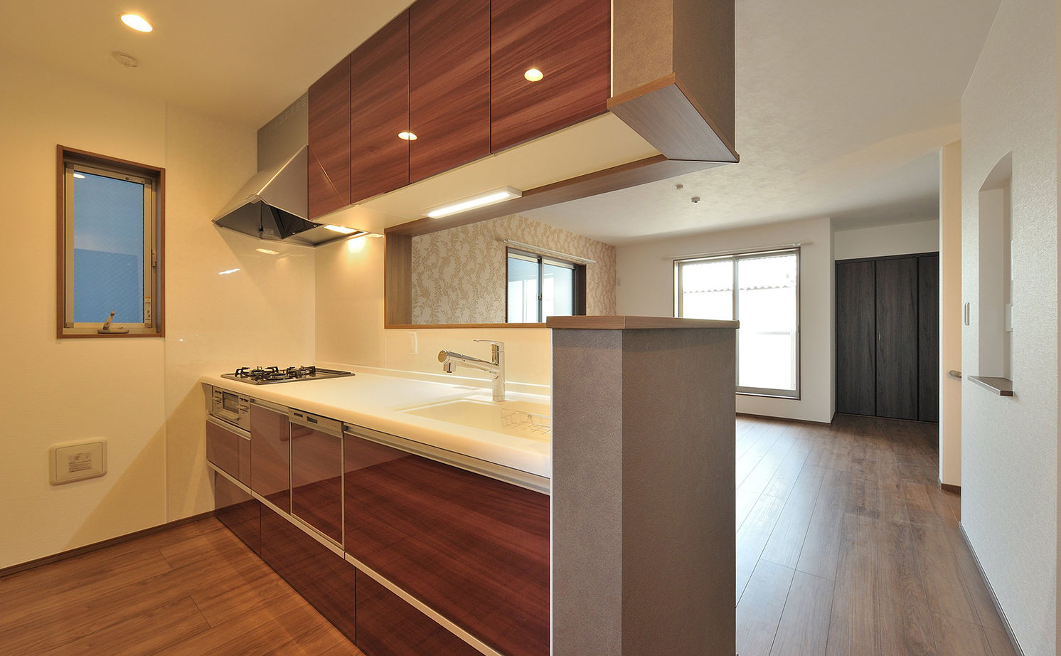 トーヨー冨士工 【1000万円台/23.8坪/狭小地/3階建て】狭小地を活かした落ち着きのある3階建ての家の建築実例画像3