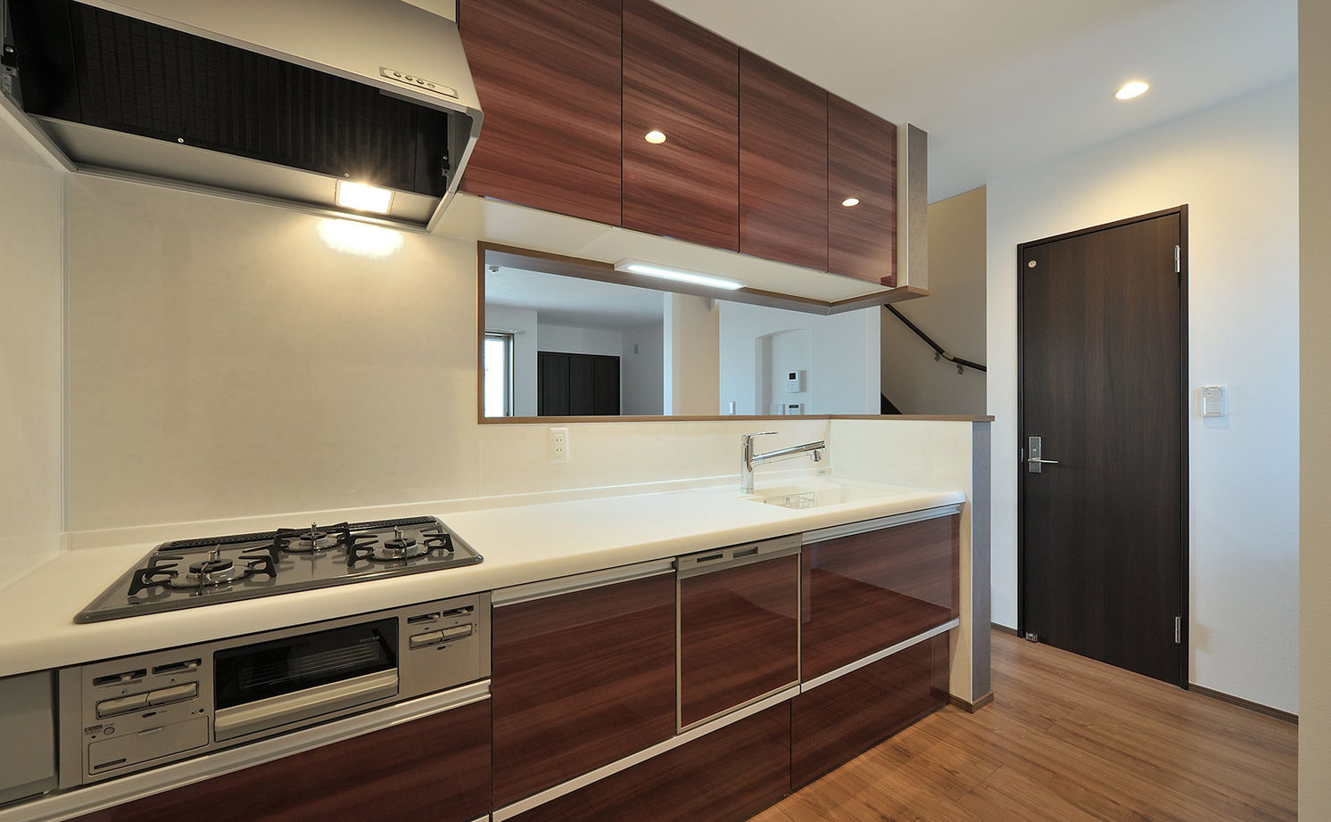 トーヨー冨士工 【1000万円台/23.8坪/狭小地/3階建て】狭小地を活かした落ち着きのある3階建ての家の建築実例画像4