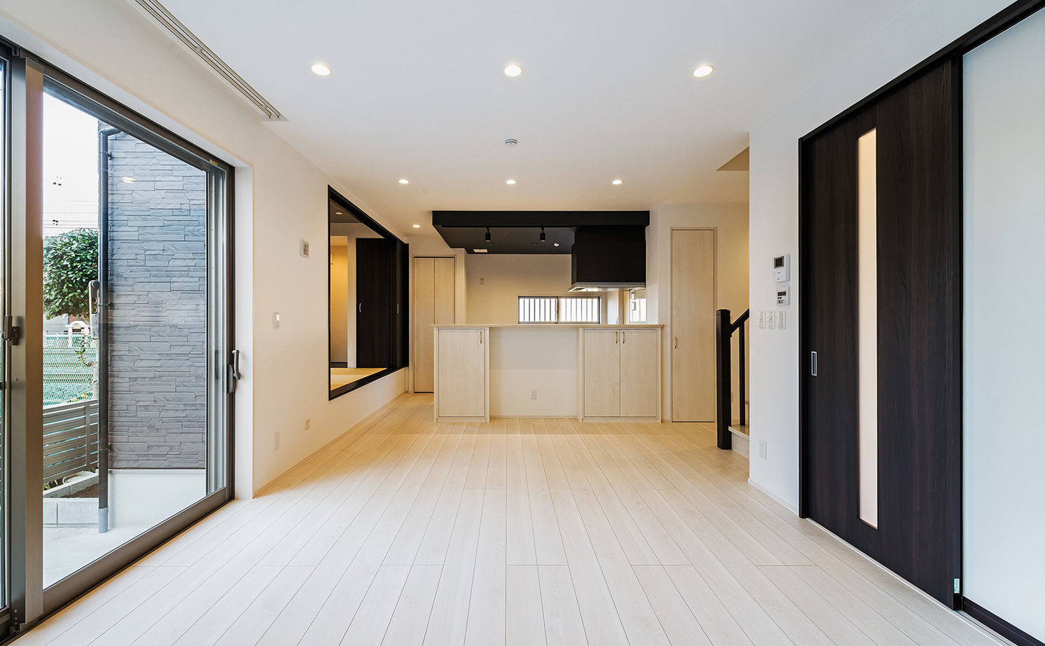 トーヨー冨士工 【2000万円台/30坪台/2階建て/間取り図あり】子どもを見守りながら家事を効率的にこなせる間取りのお家の建築実例画像