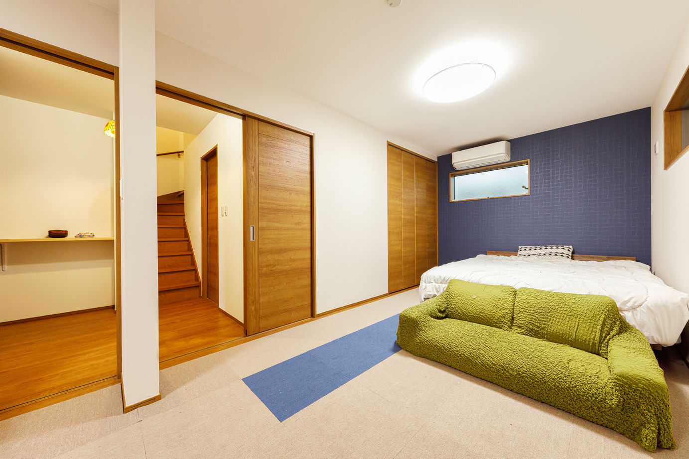 トーヨー冨士工 【2000万円台/30.5坪/3階建て/吹き抜け/間取り図あり】 梁と照明で彩る空間。おしゃれで飽きのこない家の建築実例画像10