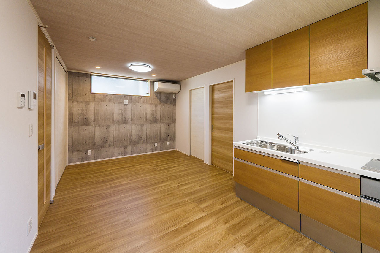 トーヨー冨士工 【2000万円台/3階建て/二世帯/間取り図有】 28坪の敷地で叶える完全分離型二世帯住宅の建築実例画像4