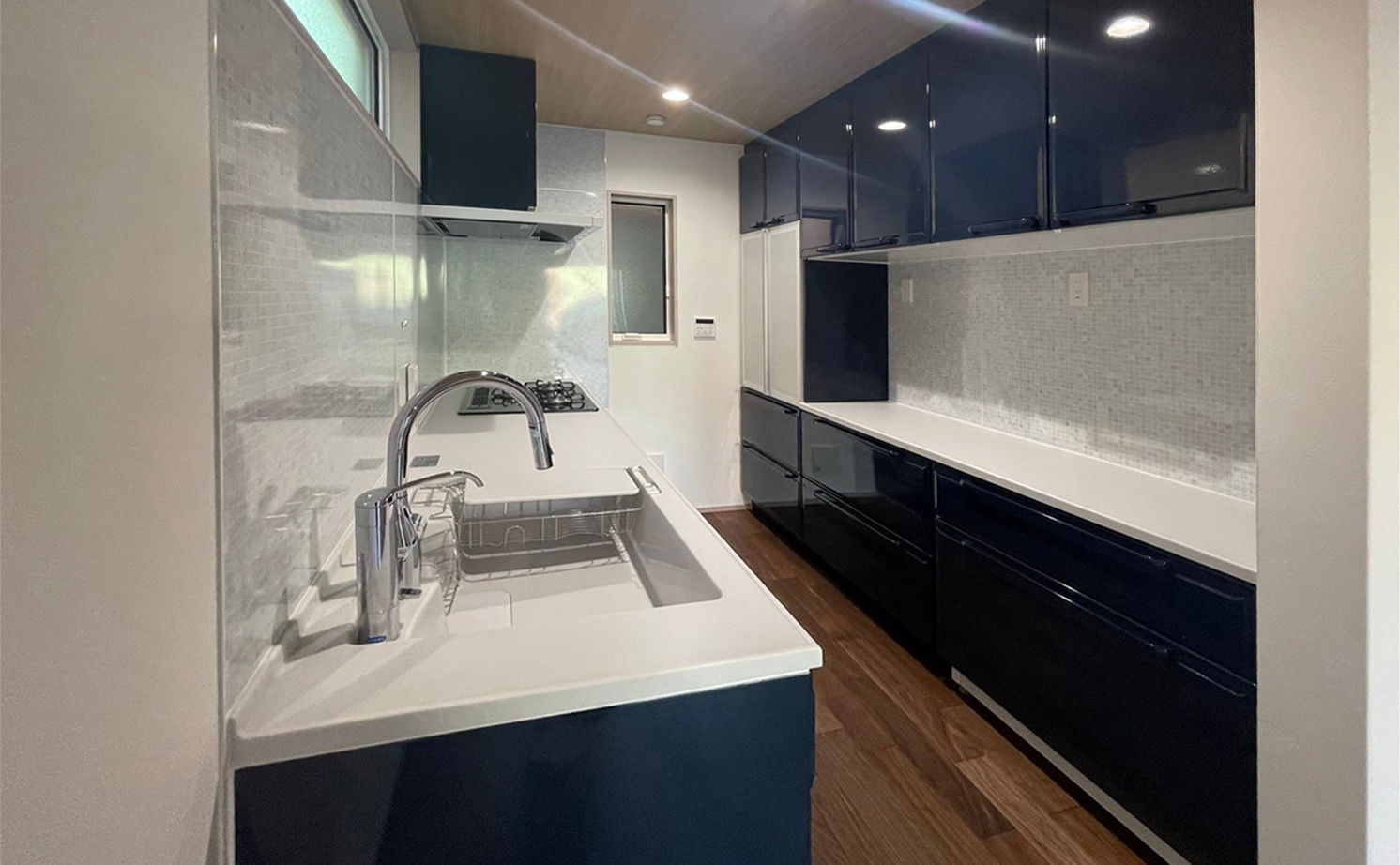 トーヨー冨士工 【2階建/ルーフバルコニー/ビルドインガレージ/間取り図あり】ゆとりある空間を活かした帰ってきたくなる家の建築実例画像2