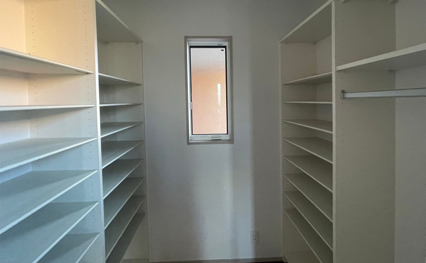 トーヨー冨士工 【2階建/ルーフバルコニー/ビルドインガレージ/間取り図あり】ゆとりある空間を活かした帰ってきたくなる家の建築実例画像7