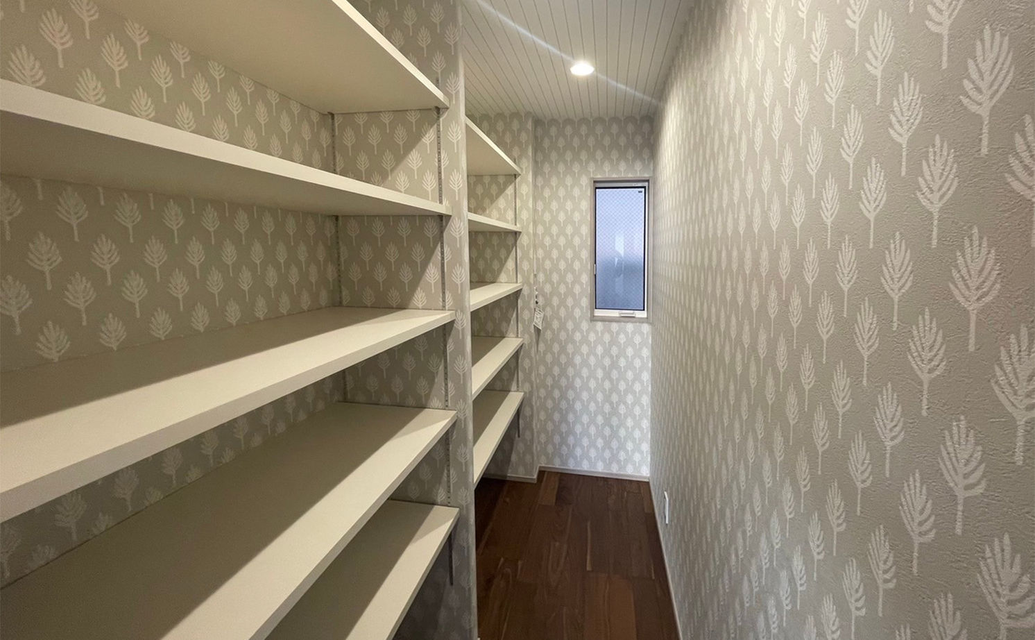 トーヨー冨士工 【2階建/ルーフバルコニー/ビルドインガレージ/間取り図あり】ゆとりある空間を活かした帰ってきたくなる家の建築実例画像9