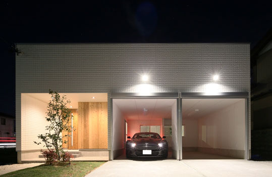 伸和建設 【2000万円台】インナーガレージ×中庭｜大人の感性を刺激する 洗練空間を“納得価格”での建築実例画像1