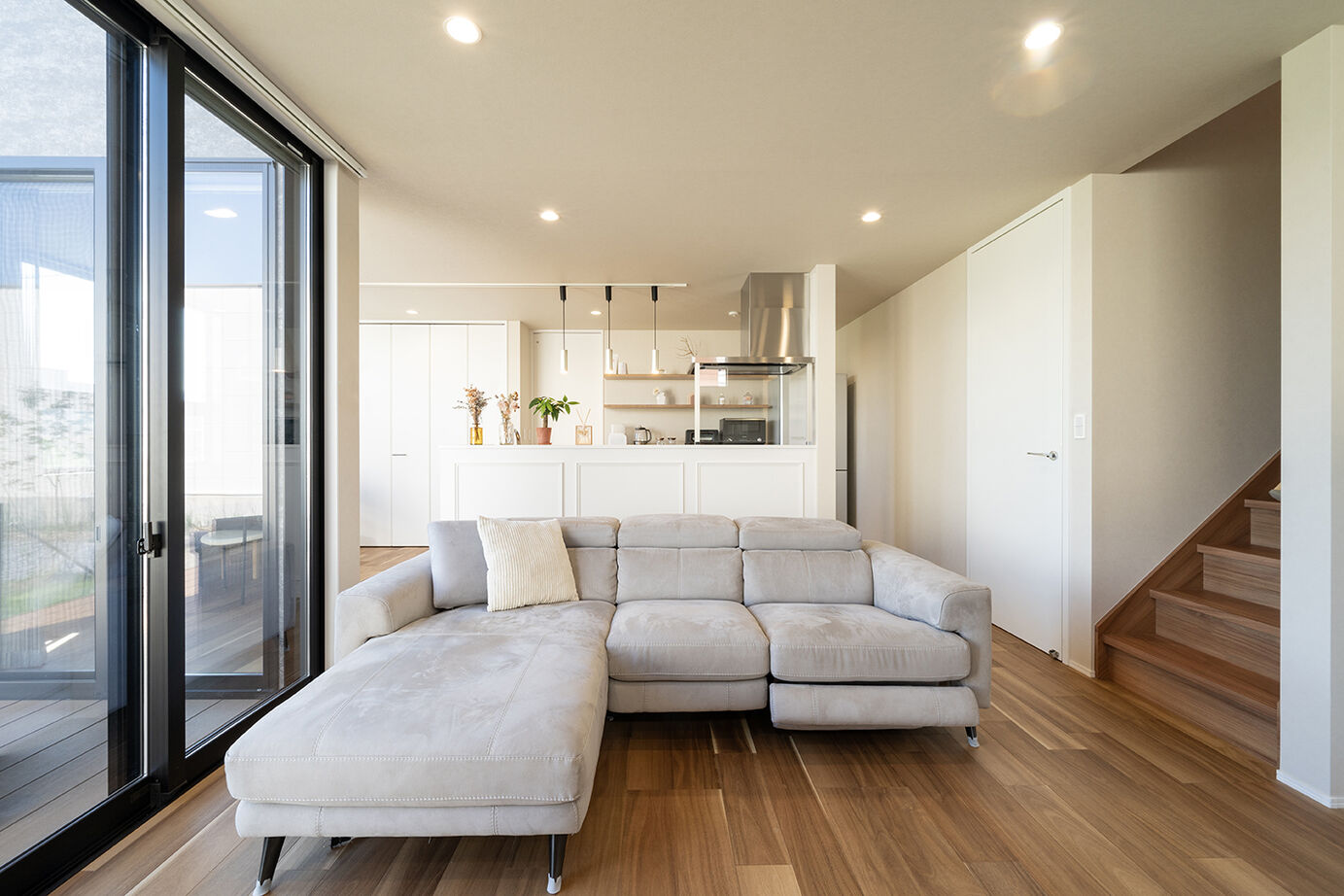 伸和建設 【2000万円台×ビルトインガレージ×収納充実】ホテルライクを詰め込んだ回遊動線が魅力的なガレージハウスの建築実例画像5