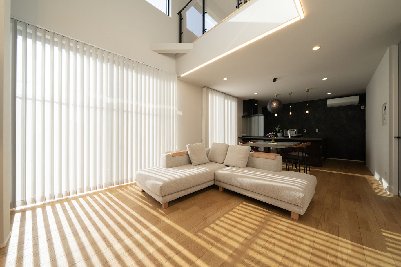 伸和建設 【2000万円台×回遊動線×ZEH住宅】大容量の収納スペース。34坪のオーバーハング×ホテルライクなお家の建築実例画像3