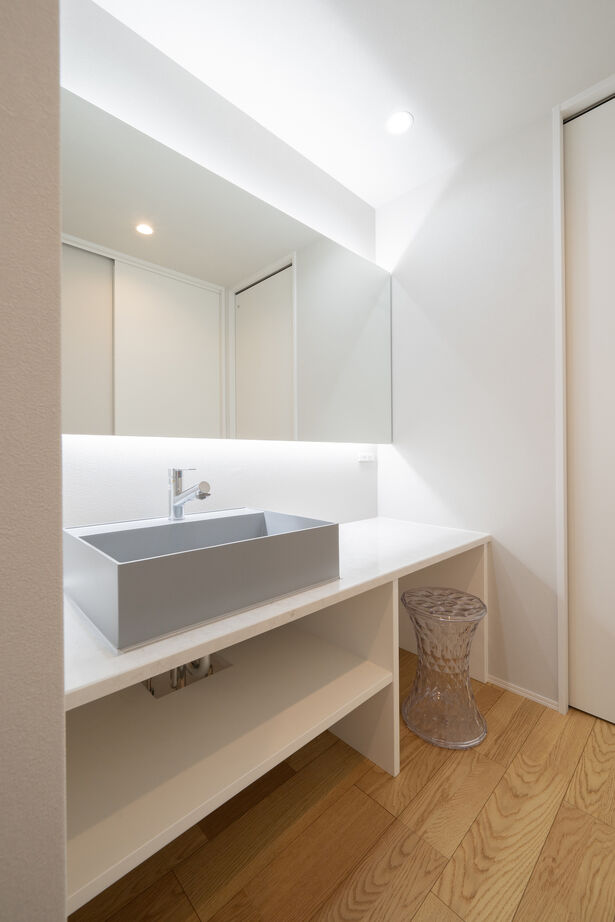 伸和建設 【2000万円台×回遊動線×ZEH住宅】大容量の収納スペース。34坪のオーバーハング×ホテルライクなお家の建築実例画像6