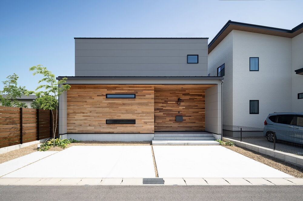 伸和建設 【2000万円台×38坪×ZEH基準以上】オシャレなのに回遊動線に優れたスタイリッシュなお家の建築実例画像1