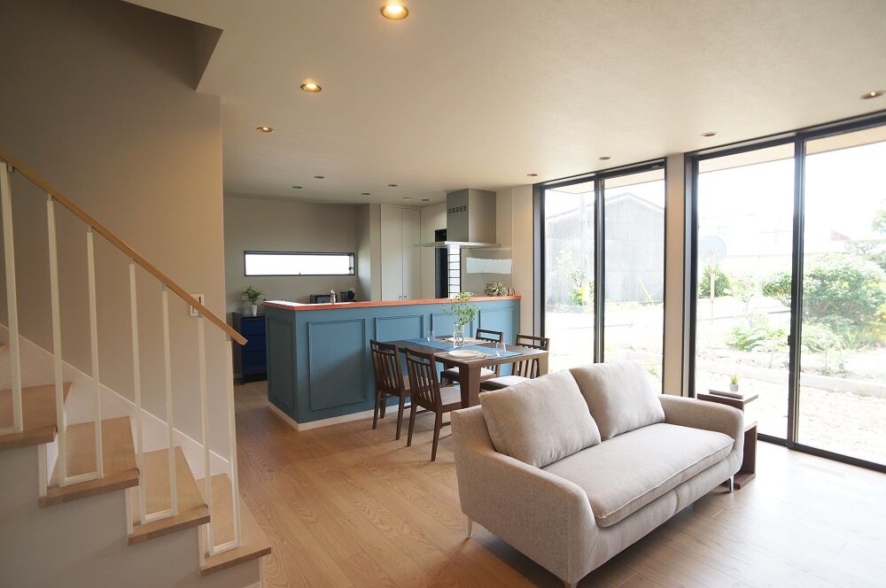 伸和建設 【本体価格2000万円台×39坪×ガレージ】家事ラク動線を意識したホテルライクなガレージハウスの建築実例画像2