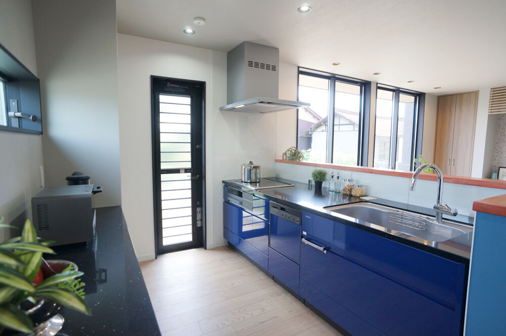 伸和建設 【本体価格2000万円台×39坪×ガレージ】家事ラク動線を意識したホテルライクなガレージハウスの建築実例画像4