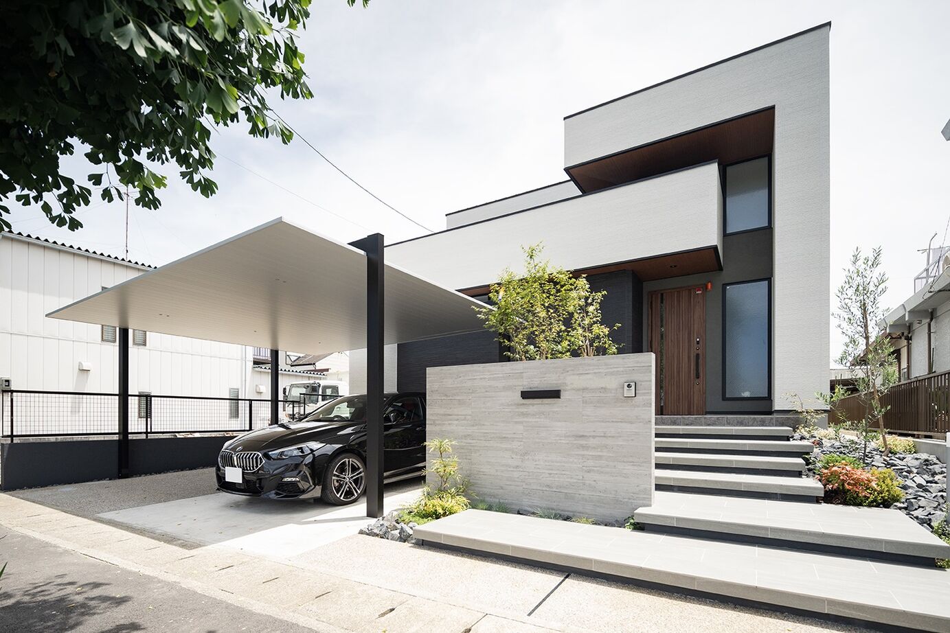 伸和建設 【2000万円台×38坪×全館空調】非日常が日常に。高級感あふれるホテルライクなお家の建築実例画像1