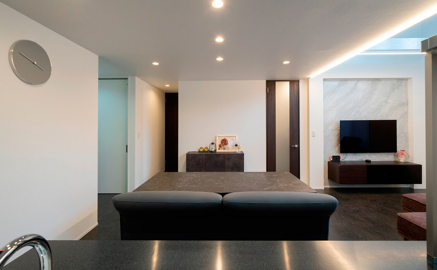 伸和建設 【岐阜県｜2000万円台｜30坪台】生活感のないシンプルモダンなデザイン×吹抜リビング×家事ラク間取りの家の建築実例画像4