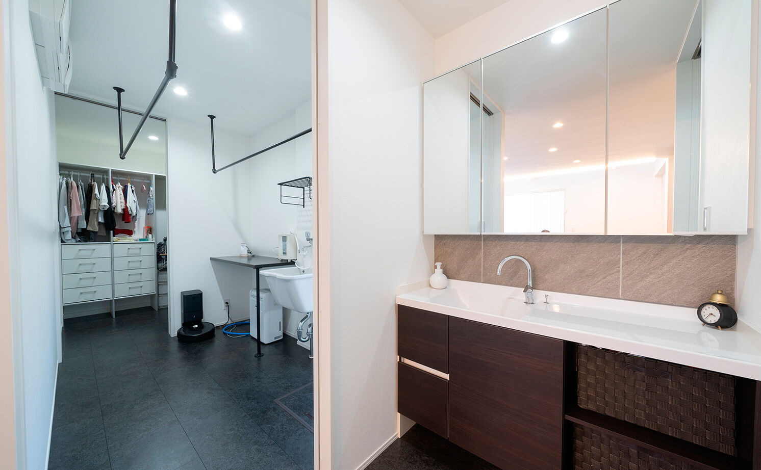 伸和建設 【岐阜県｜2000万円台｜30坪台】生活感のないシンプルモダンなデザイン×吹抜リビング×家事ラク間取りの家の建築実例画像6