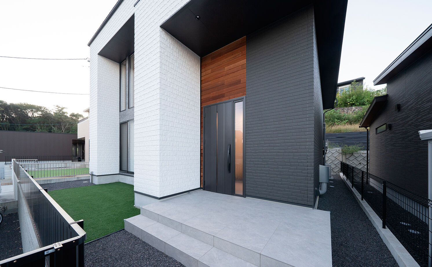 伸和建設 【岐阜県｜2000万円台｜30坪台】生活感のないシンプルモダンなデザイン×吹抜リビング×家事ラク間取りの家の建築実例画像8