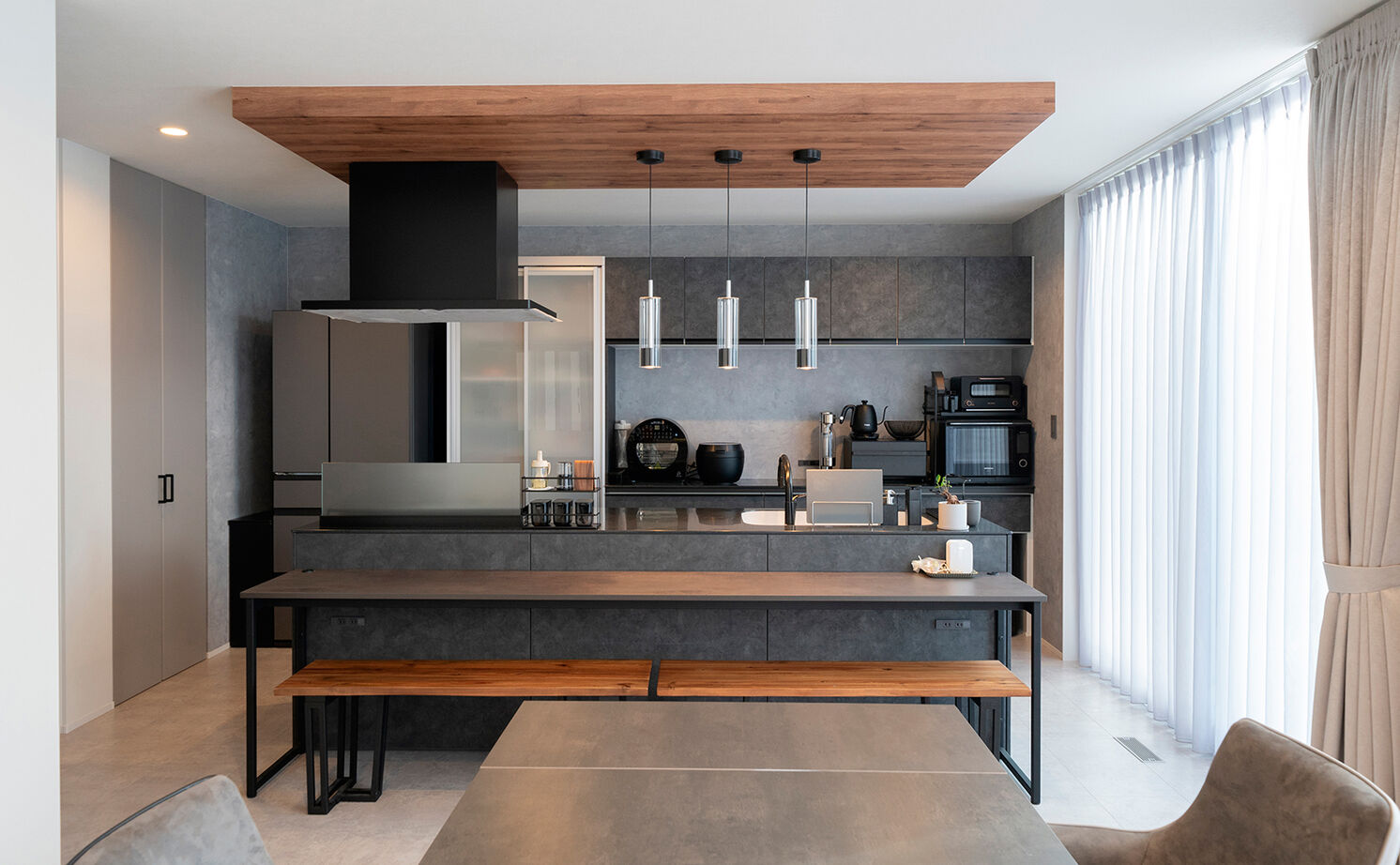 伸和建設 【愛知県｜3000万円台｜ガレージ】家事も子育てもしやすい間取りが◎。ホテルライクなガレージ付きハウスの建築実例画像3