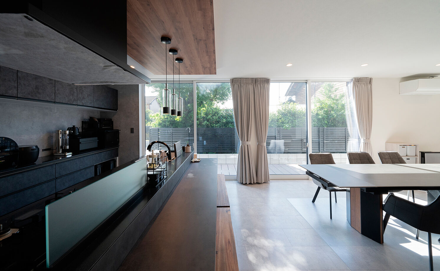 伸和建設 【愛知県｜3000万円台｜ガレージ】家事も子育てもしやすい間取りが◎。ホテルライクなガレージ付きハウスの建築実例画像4