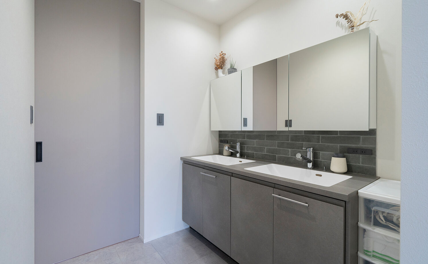 伸和建設 【愛知県｜3000万円台｜ガレージ】家事も子育てもしやすい間取りが◎。ホテルライクなガレージ付きハウスの建築実例画像8