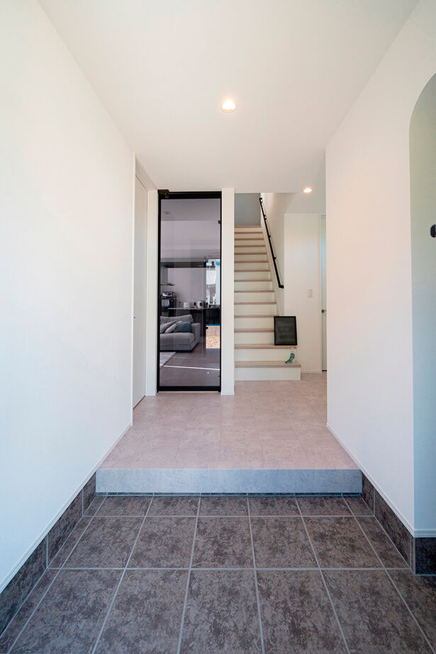 伸和建設 【岐阜県｜30坪台｜2000万円台】陽だまりのリビングで紡ぐ幸せな時間。平屋のように暮らせるモダンな家の建築実例画像10