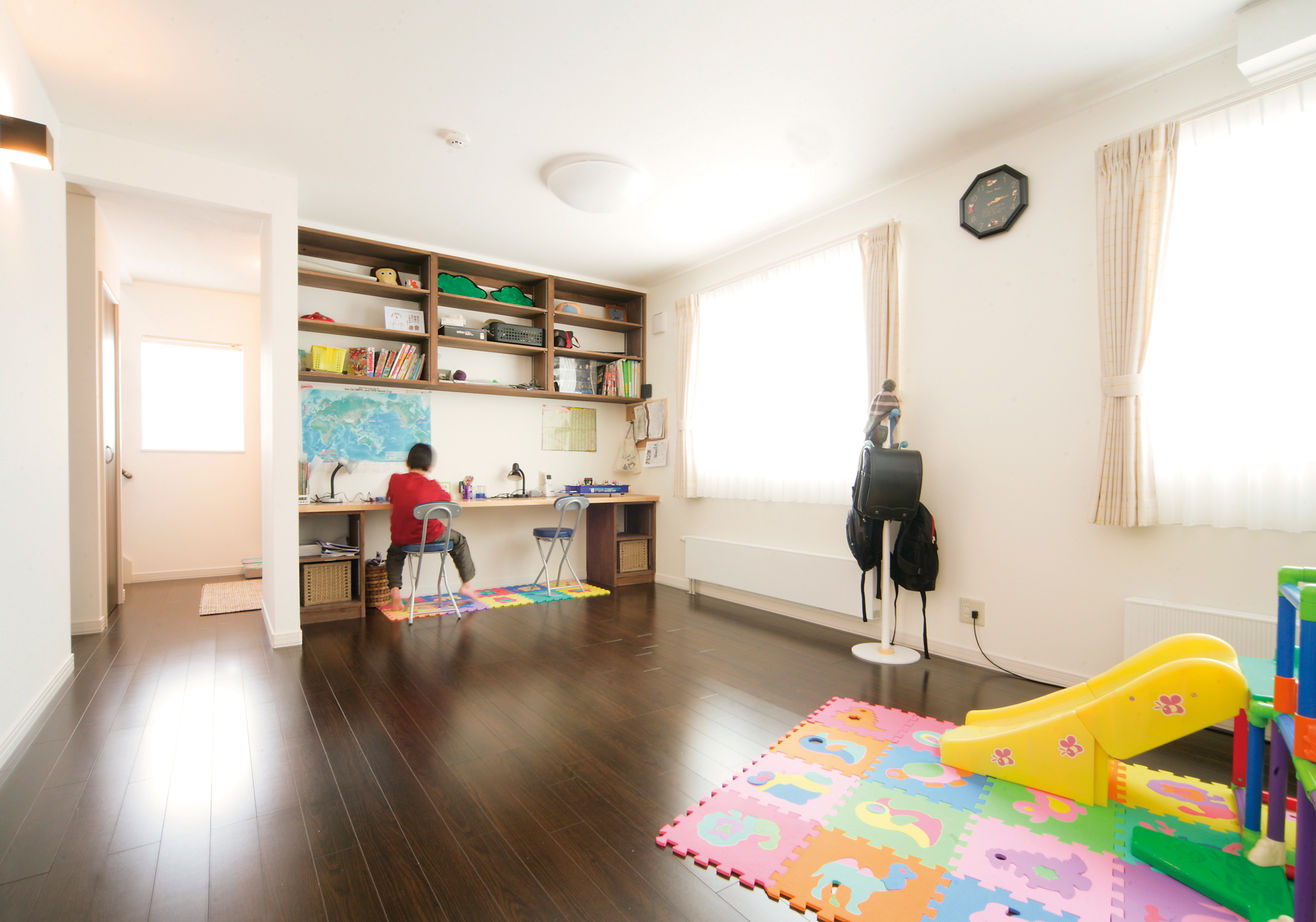 アイザワホーム 【2000万円台×子ども3人×3LDK】男の子3人がのびのび育つ　将来を見据えた可変性のある家の建築実例画像3