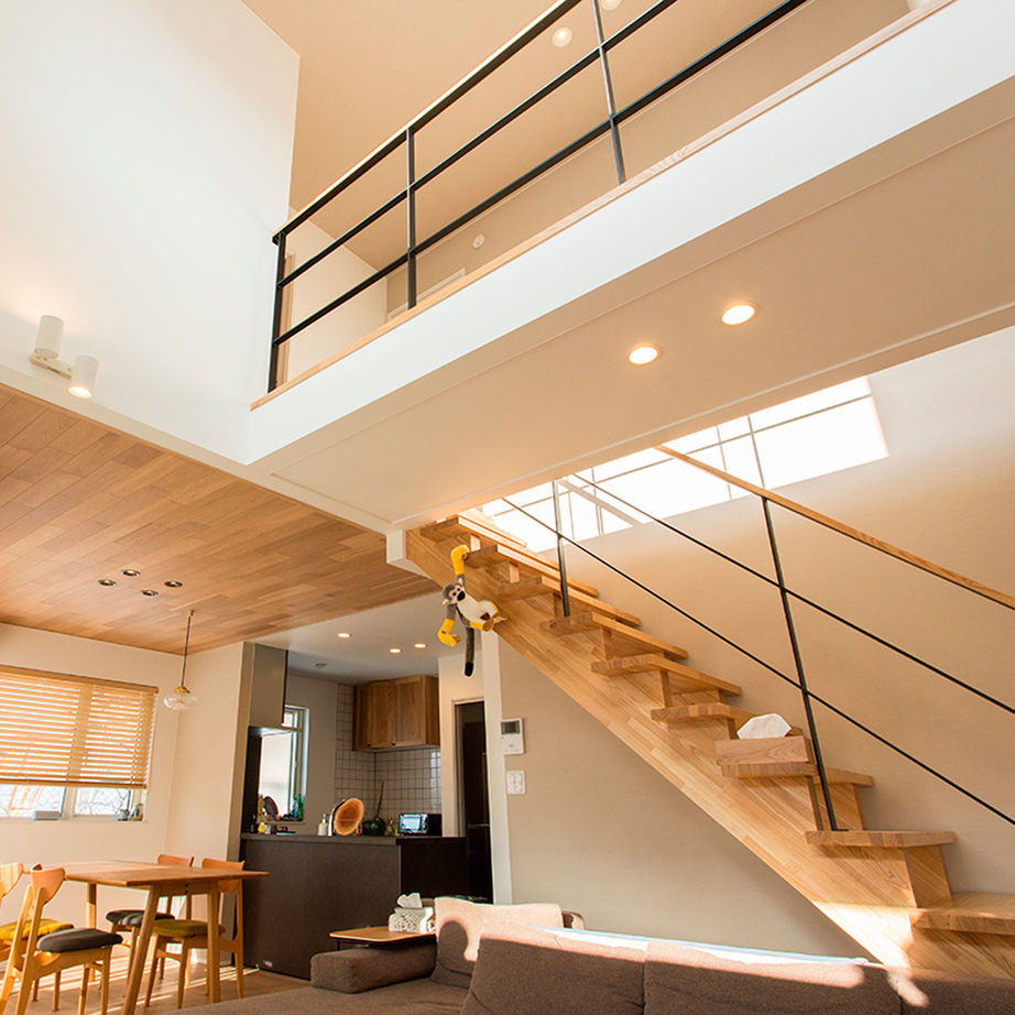 アイザワホーム 【札幌市×2LDK間取り図】吹抜とスケルトン階段がつくりだす圧巻のスケール感。意匠性の高いデザインに魅了の建築実例画像3