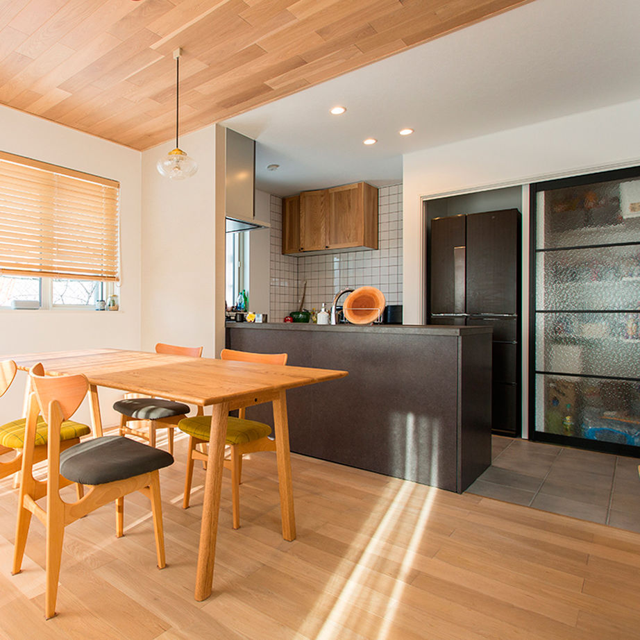 アイザワホーム 【札幌市×2LDK間取り図】吹抜とスケルトン階段がつくりだす圧巻のスケール感。意匠性の高いデザインに魅了の建築実例画像4