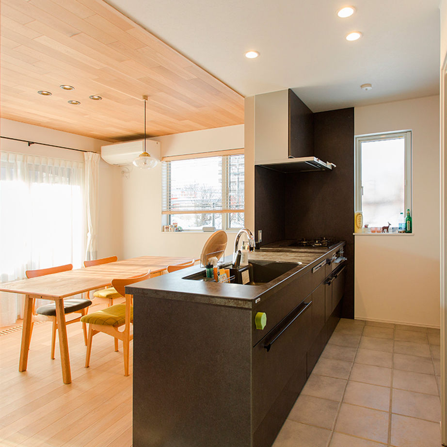 アイザワホーム 【札幌市×2LDK間取り図】吹抜とスケルトン階段がつくりだす圧巻のスケール感。意匠性の高いデザインに魅了の建築実例画像5