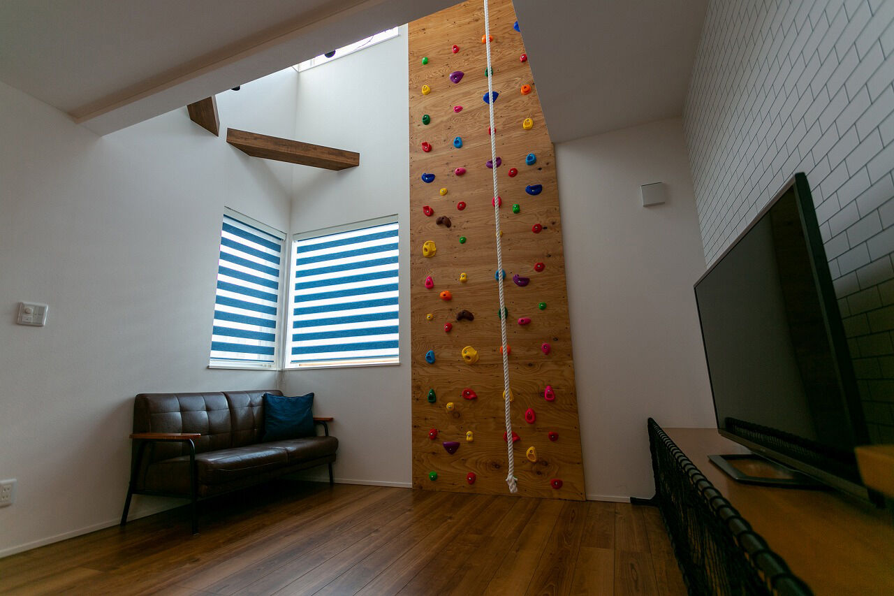 エストホーム 【2000万円台/土間スペース/２階水廻り/全室床暖房システム】開放感と温かさが魅力のオープンな高性能住宅の建築実例画像2