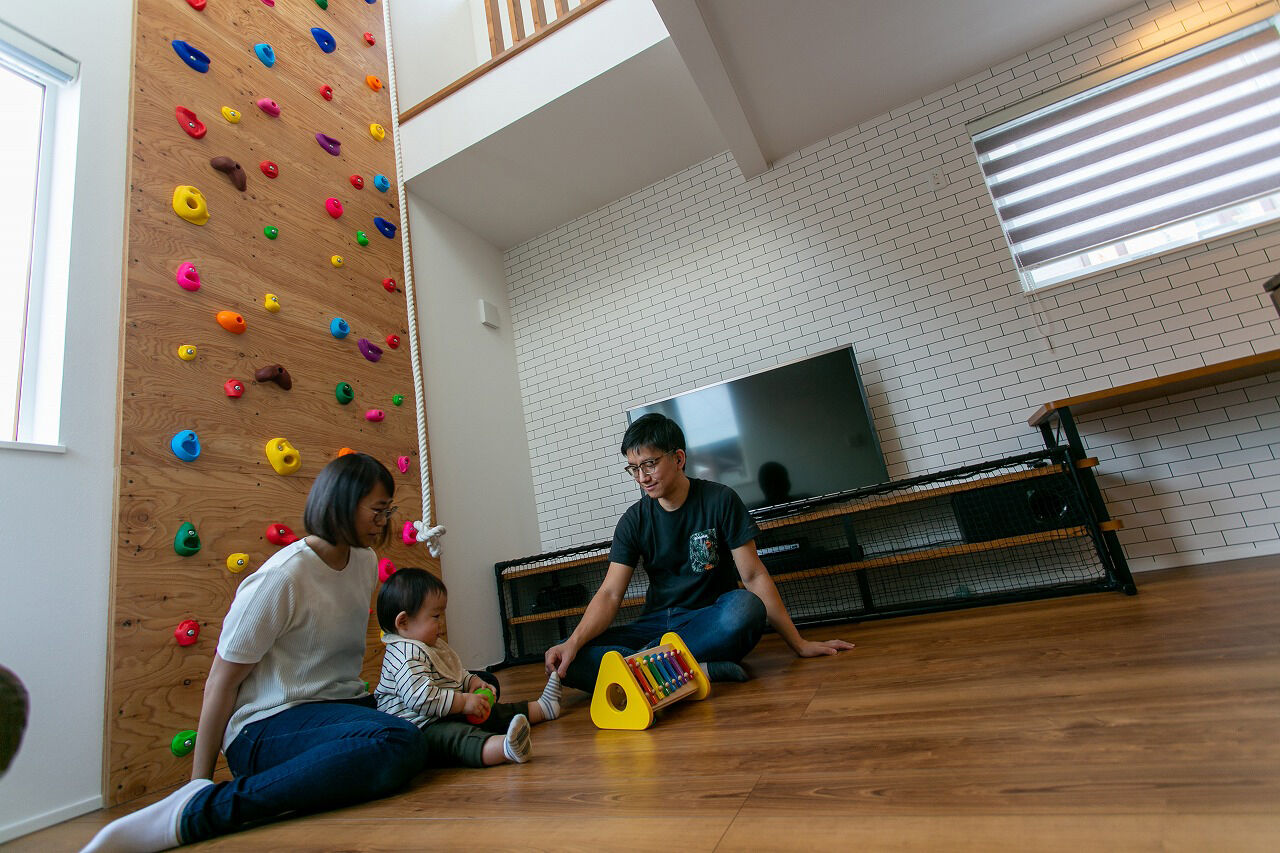 エストホーム 【2000万円台/土間スペース/２階水廻り/全室床暖房システム】開放感と温かさが魅力のオープンな高性能住宅の建築実例画像4