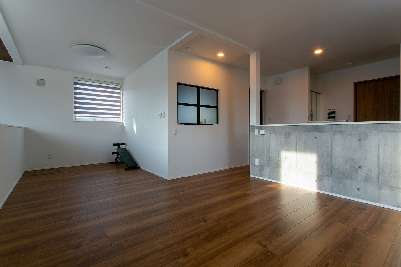 エストホーム 【2000万円台/土間スペース/２階水廻り/全室床暖房システム】開放感と温かさが魅力のオープンな高性能住宅の建築実例画像7