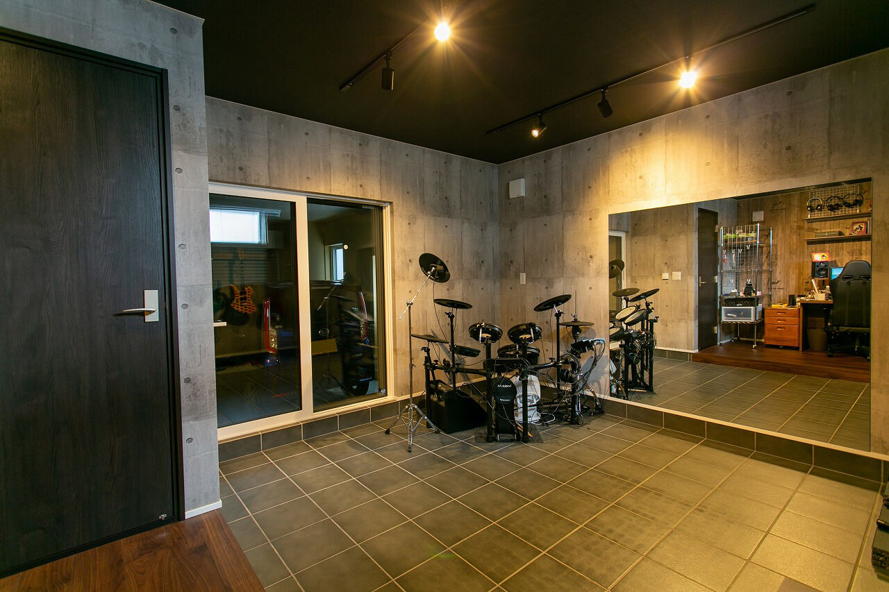 エストホーム 【2000万円台/土間スペース/２階水廻り/全室床暖房システム/３階建て】趣味も、暮らしも、諦めなかった家の建築実例画像3