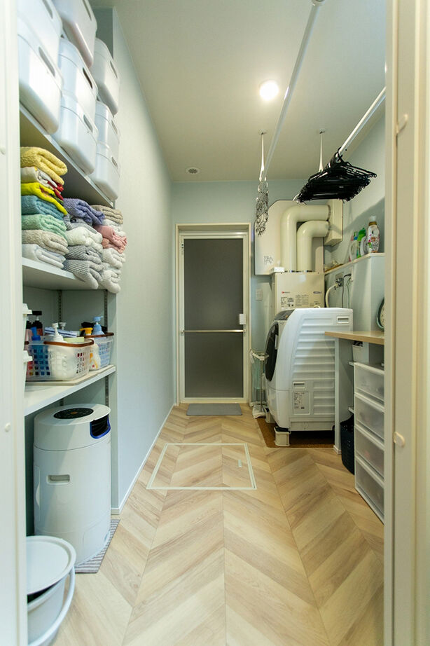 エストホーム 【2000万円台/土間スペース/２階水廻り/全室床暖房システム】家事動線に自信アリ！冬の朝を快適に迎える家の建築実例画像4