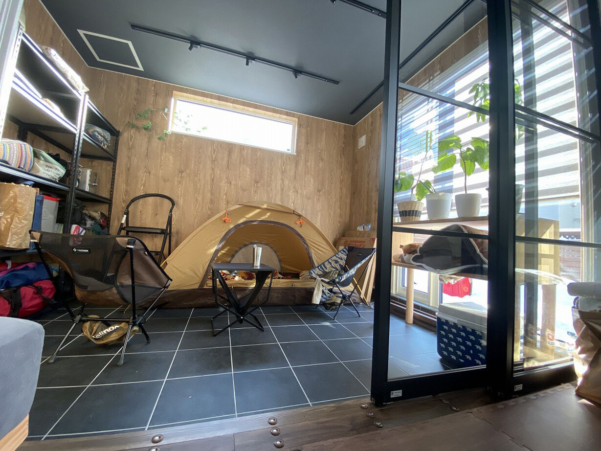 エストホーム 【2000万円台/土間スペース/２階水廻り/全室床暖房システム】一年中、家でキャンプが楽しめる家の建築実例画像3