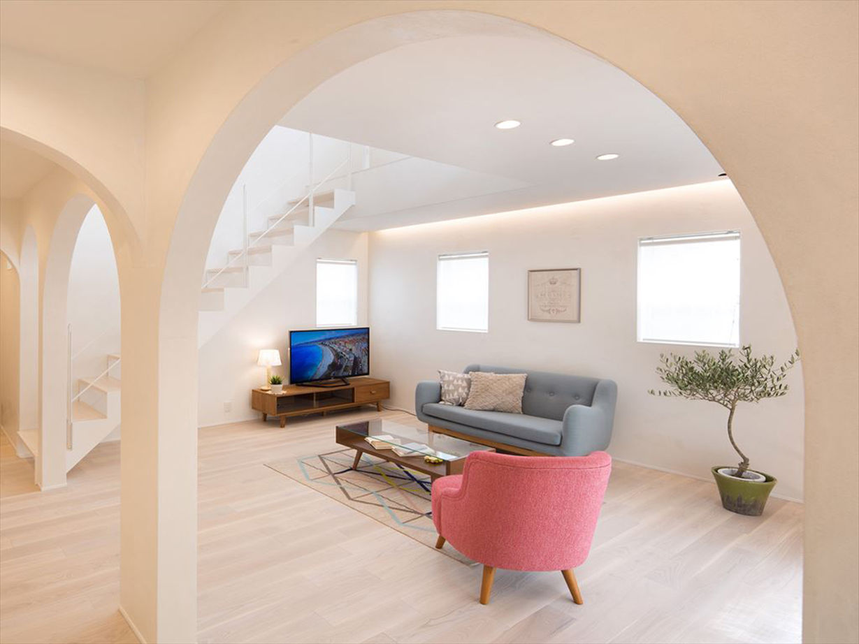 建匠 【2000万円台／吹き抜け／間取り図有】南欧風に可愛らしくデザイン。おうち時間を愉しむ住空間の建築実例画像4