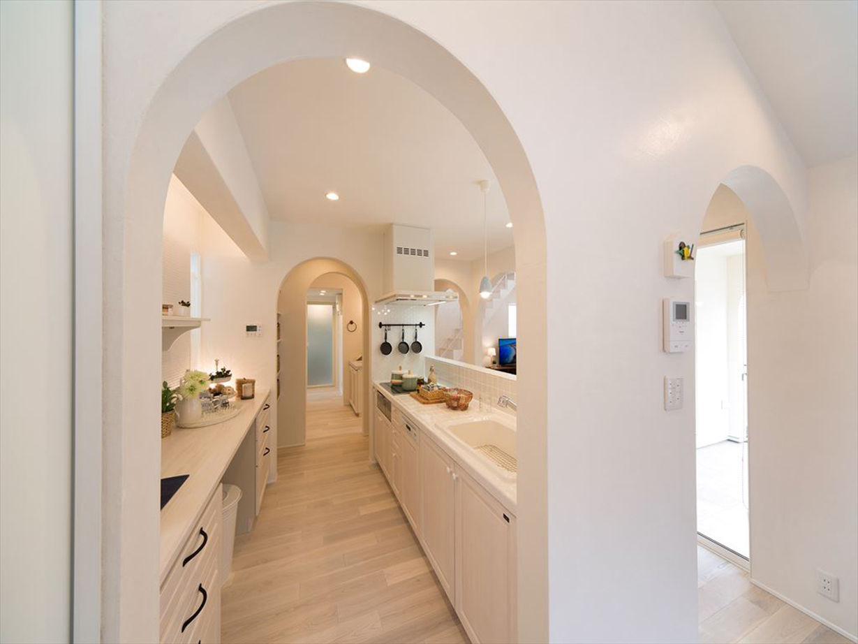 建匠 【2000万円台／吹き抜け／間取り図有】南欧風に可愛らしくデザイン。おうち時間を愉しむ住空間の建築実例画像6